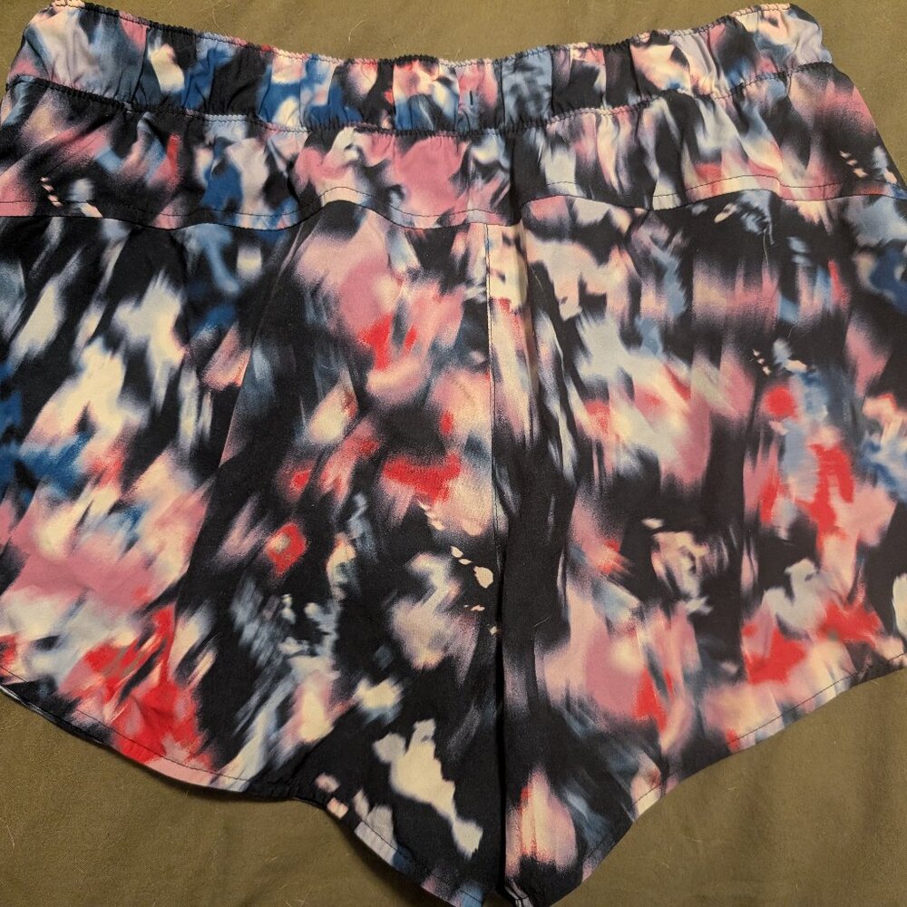 Old Navy Active print running shorts size L